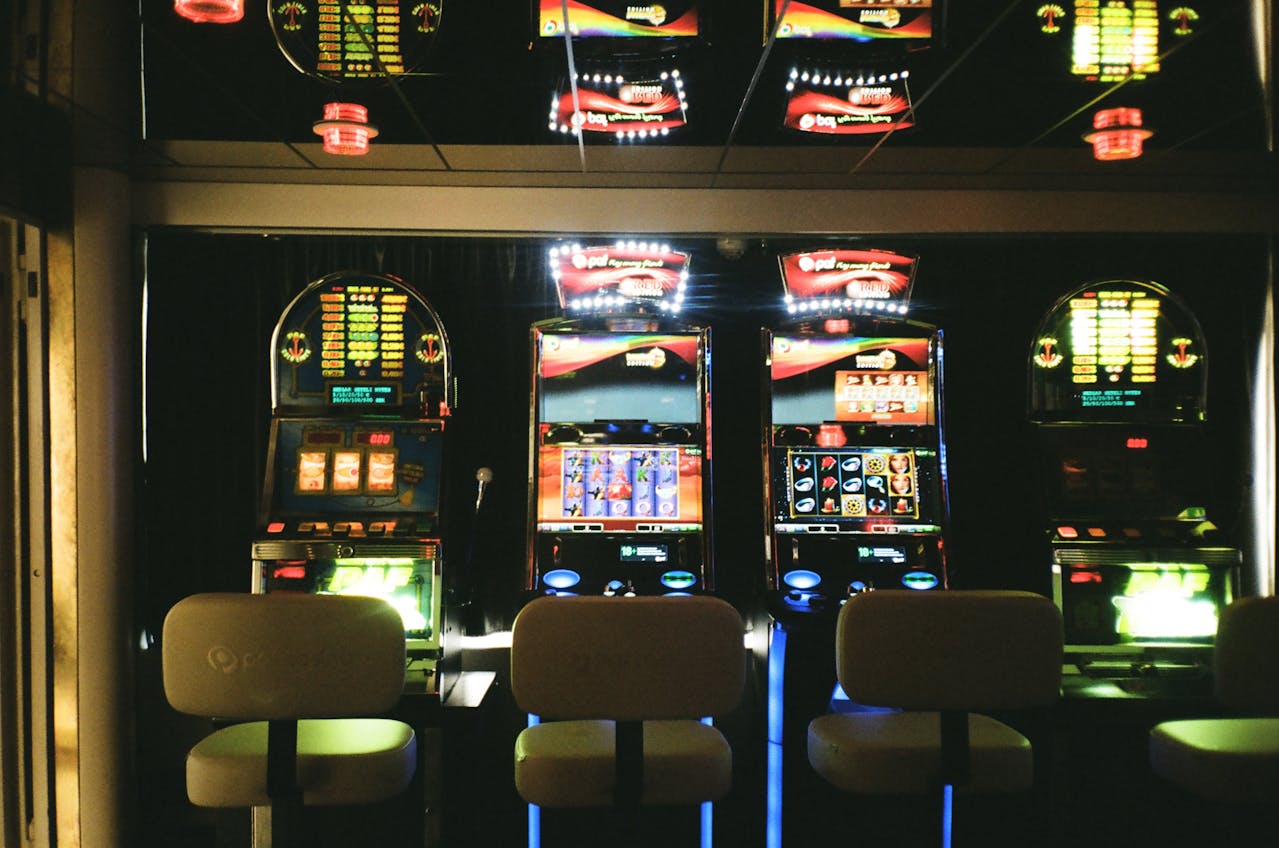 COMMON MISCONCEPTIONS: SLOT MACHINE MYTHS: WHAT’S THE TRUTH ANYWAY?